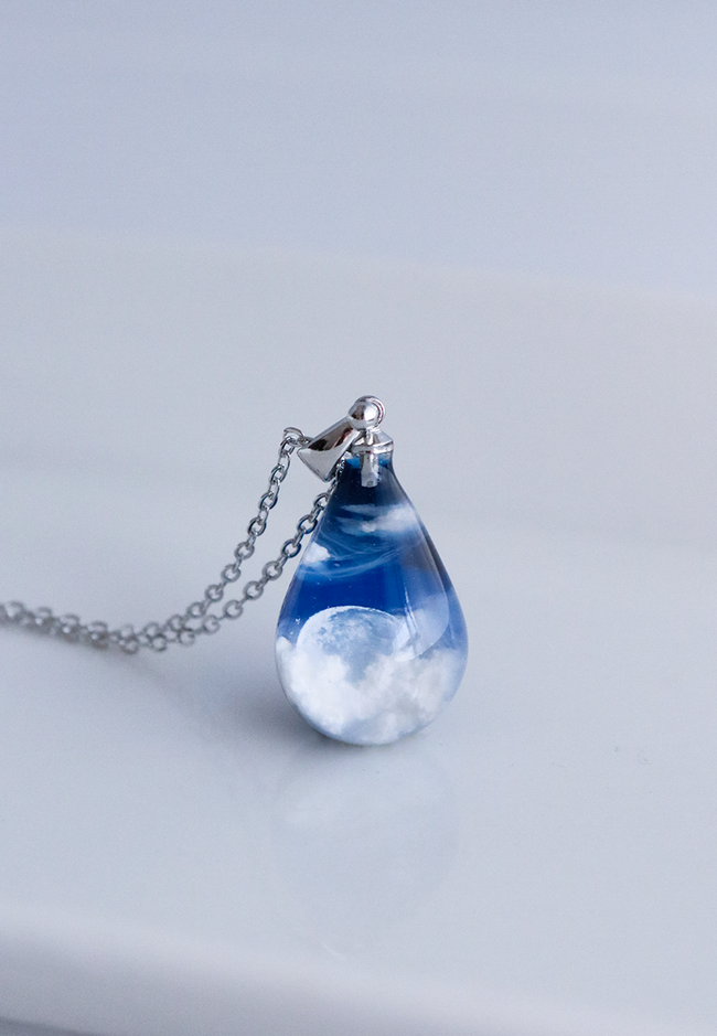 [Preorder] Cloud Pendant - Midnight Moon